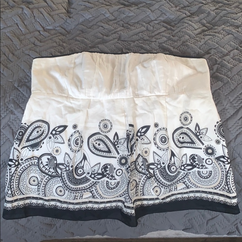 White House | Black Market Strapless Top